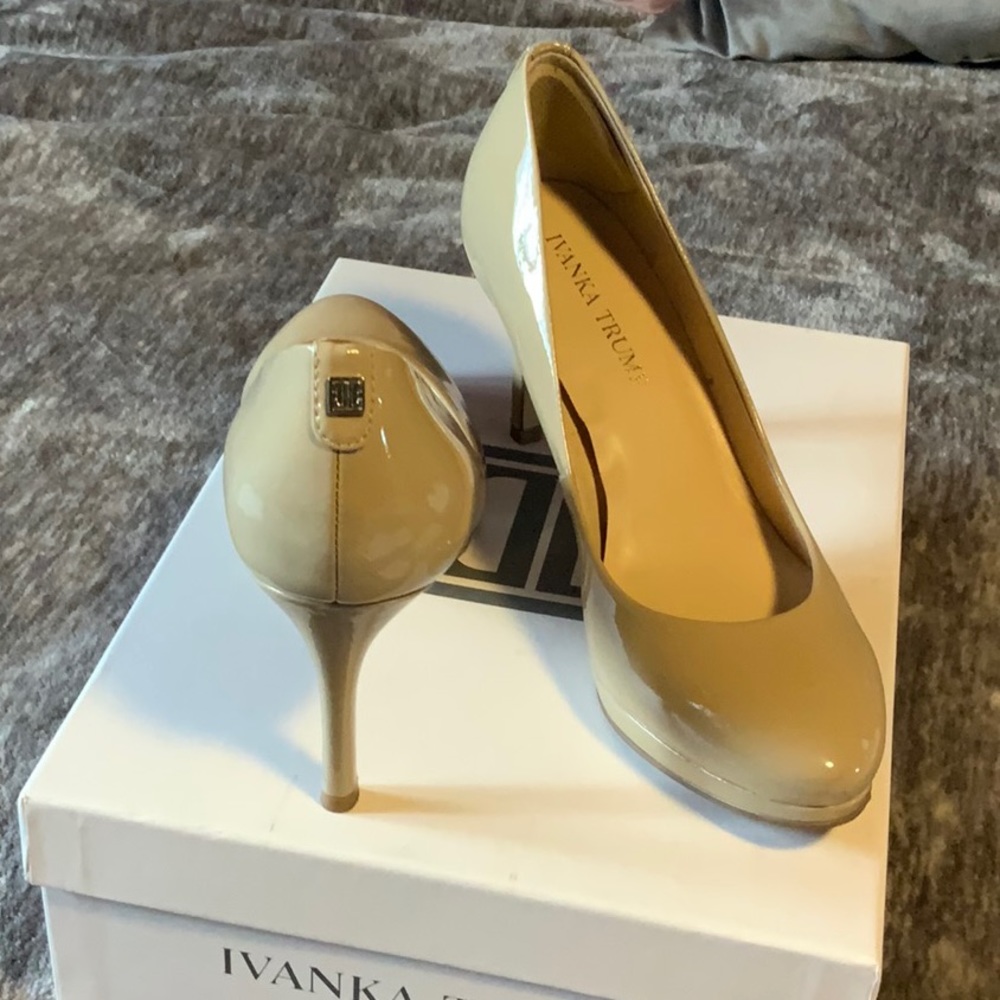 Ivanka Trump, heels, natural color, 6.5M